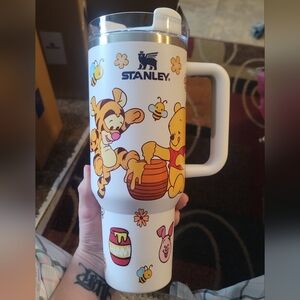 White Tumbler with Winnie the Pooh and Tigger